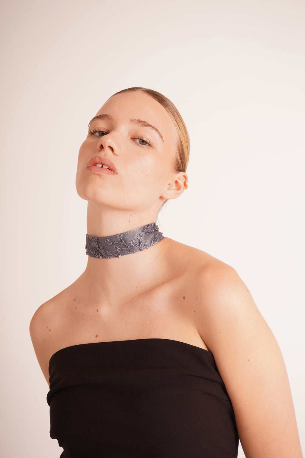 Iris Choker